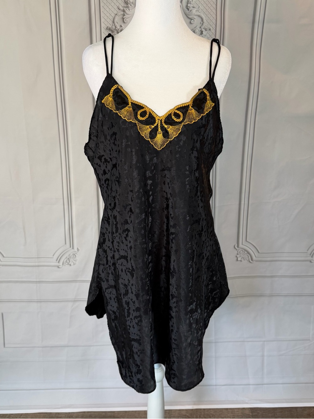 Cypress Vintage 80s Glam Black Jacquard Slip Gold Tassel Embroidery Size L Sexy